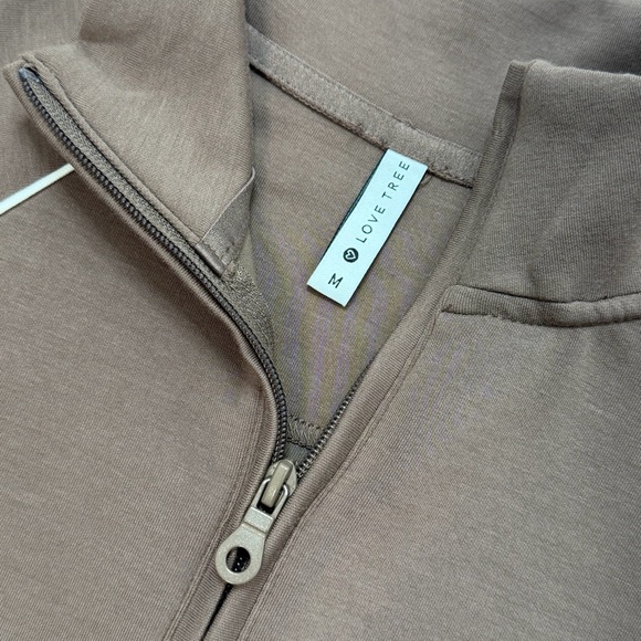 Love Tree Boutique 2-Piece Lounge / Athleisure Set – Size M - Picture 4 of 14